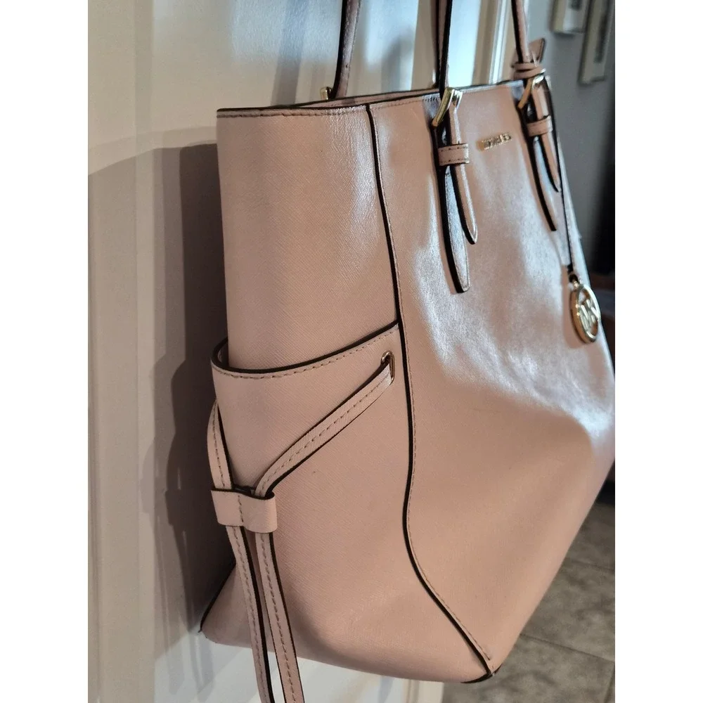 Michael Kors Voyager Tote Bag Pink Saffiano Leather Gold Hardware Shoulder‎ Bag
